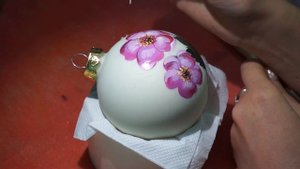 Как рисовать цветы шиповника роспись елочной игрушки видео мастер класс / своими руками /урок Plaid