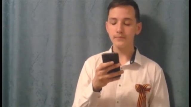 Стихотворение Алексея Суркова «Связист»