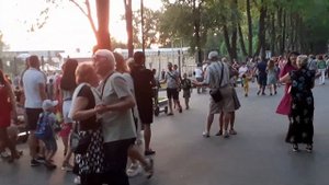 ЛЮБОВЬ ОДНА НА ДВОИХ!?/ПЕСНЯ ВЛАДЫ ВЕРШИНИНОЙ ПОЁТ ЕЛЕНА /ТАНЦЫ В САДУ ШЕВЧЕНКО АВГУСТ ХАРЬКОВ 2020