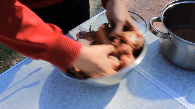 Шашлык на минералке за 30 минут BBQ Шашлык на скорую руку от мамы в кубе смотреть онлайн