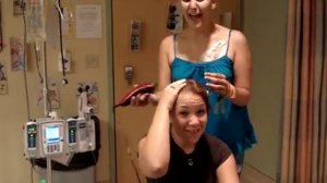 Aurora Shaves her head