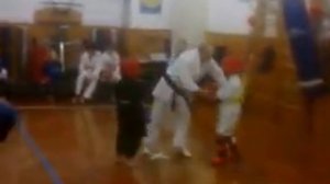 Прикол/Смешные маленькие дети дерутся/ funny little kids/ 有趣的小小孩