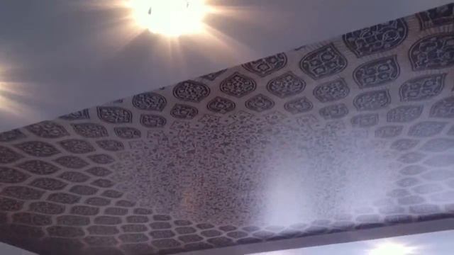 Натяжной потолок с фотопечатью и цветной лаковый смотреть онлайн