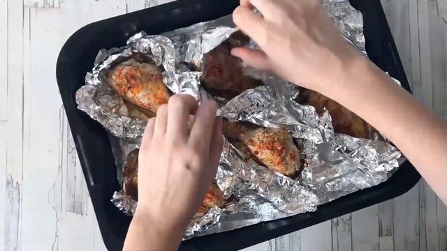Куриные голени в фольге в духовке ? Запеченные ножки курицы на ужин простой рецепт