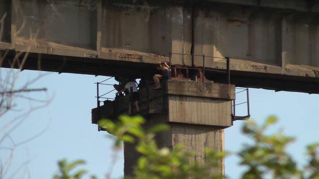 2013 05 04 мост КДЗ на Карачунах и плотина смотреть онлайн