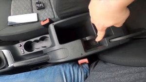 How to Find AUX Jack in Skoda Octavia II ( 2004 – 2013 ) - Connect Smartphone via AUX