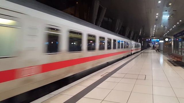 Nacht IC in Frankfurt(M) Flughafen Fernbf: IC2021 Frankfurt(Main)Hbf смотреть онлайн