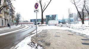 Остановка на автобусной остановке, знак 3.27
