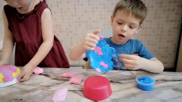 0+Лепим из пластилина/Sculpt from plasticine.Декоративные тарелочки.Поделки.Тема и Катя/family/kids смотреть онлайн