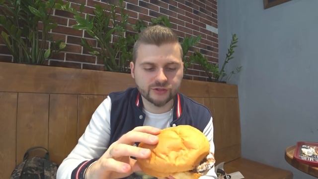 Самые вкусные дешевые бургеры в Москве / Burger Club смотреть онлайн