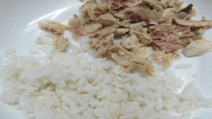 Салат из мяса свинины с орехами и курагой