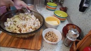 Салат с курицей, ананасами и грибами за пять минут!( Салат рецепт)Chicken salad