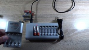 Зарядное устройство для аккумуляторных батареек AA, AAA, R6, R3