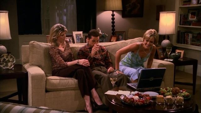 Women Fight For Alan - Two And A Half Men 1x05 смотреть онлайн