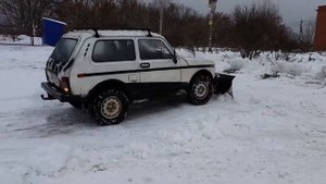 Нива с отвалом по снегу. Часть 2.