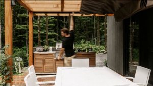 The Single-story Home Forest Between Architecture and Nature