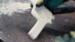 Игрушечный пистолет своими руками. Пистолет из дерева для сына.
