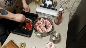 ГРУДИНКА СУ-ВИД BRISKET SOUS-VIDE. BRISKET SU-ANSICHT. POITRINE SOUS-ESPÈCE. PETTO SU-VID