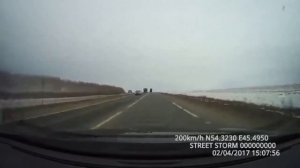 Влетел под фуру со скоростью 200 км/ч запись видеорегистратора.