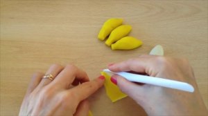 Как лепить Еду. Из пластилина  лепим. Бананы. Еда для Кукол!!