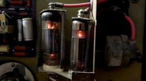 ДА НЕ НУЖНО ЕГО РЕМОНТИРОВАТЬ. Ламповый телик "Весна 346".Всё же интересно.