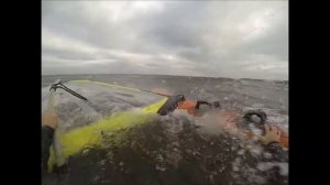 Виндсерфинг.  Водный старт.  Неудобные условия.