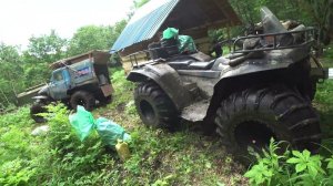 РЫБАЧИМ ГДЕ НЕ БЫВАЕТ РЫБАКОВ. КИНУЛАСЬ МЕДВЕДИЦА.