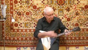 "Вдоль деревни течёт речка"(Русская народная песня под балалайку).