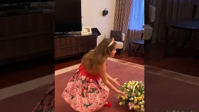 8-летняя дочь певицы Жасмин поздравила ее с 8 марта стихами