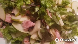 Салат с грушей,копчёной курицей и голубым сыром???Свежесть вкуса?