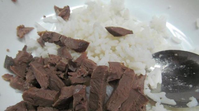 Салат из риса с сердцем