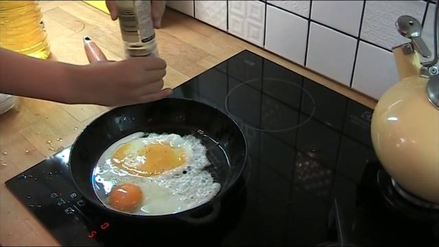 Я взрослею. Я готовлю яичницу смотреть онлайн