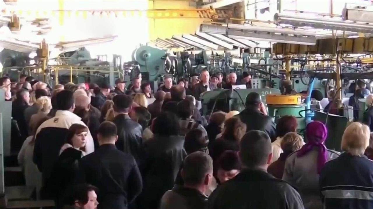 В Мелитополе прошел митинг работников местного зав...ольных экономической политикой киевских властей