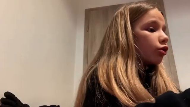 ПОДРУГА ИЗ 90-Х СОБИРАЕТ ТЕБЯ НА СВИДАНИЕ😨😰МАНИКЮР ИЗ 90-Х🪄🧙💅(viktovisik) смотреть онлайн