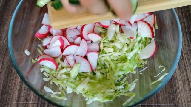 Обалденный салат из редиски. Три рецепта.
