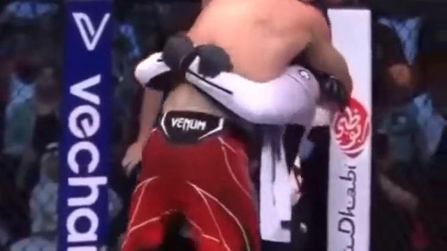 Ислам Махачев победил в бою 💪🏻✨