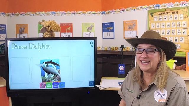 Zoo Crew Alphabet Show | Dolphins and Letter D смотреть онлайн