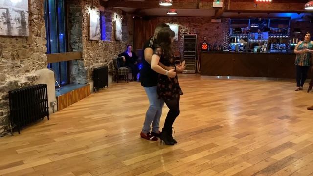 Bachata “Sensual by Chris Paradise смотреть онлайн