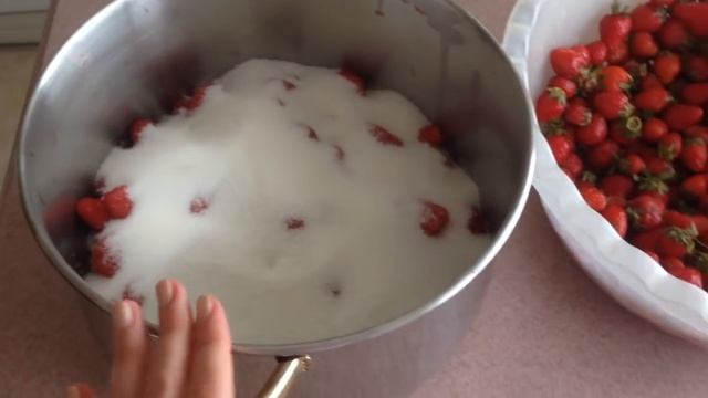 Клубничное ВАРЕНЬЕ свекрови / Как варят клубничное варень в ТУРЦИИ / Рецепт Клубничного варенья