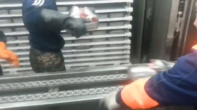 Этап 7. Обработка лосося на заводе. Шоковоя заморозка. смотреть онлайн