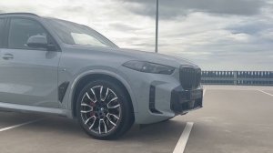 BMW X5 50E vs BMW X7 M60i in Brooklyn Grey