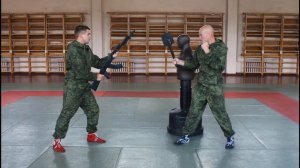 Упражнение 26. Защита подставкой автомата (НФП-2009)