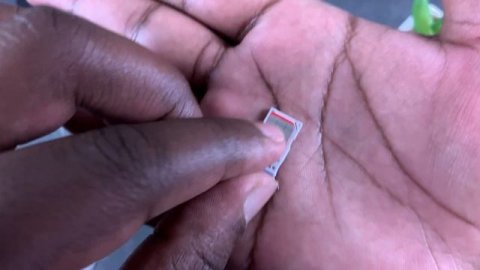 Dual SIM Samsung Galaxy S22 Ultra - How To Insert 2 SIM Cards