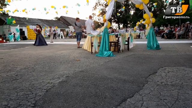 ДОЛГОЖДАННЫЙ ВЫПУСКНОЙ БАЛ - 2019 смотреть онлайн