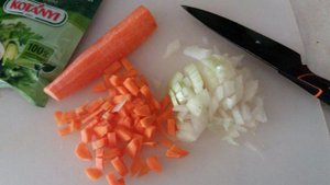 Томатный суп на курином бульоне