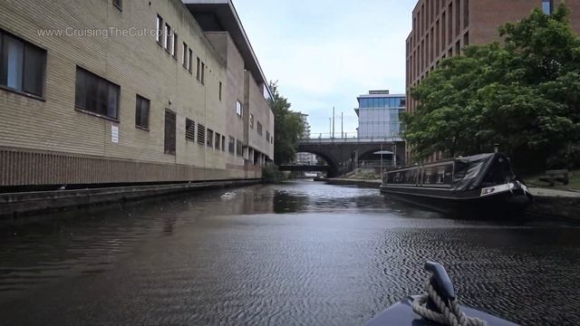 231. Narrowboating through Nottingham to a white water kayaking centre смотреть онлайн