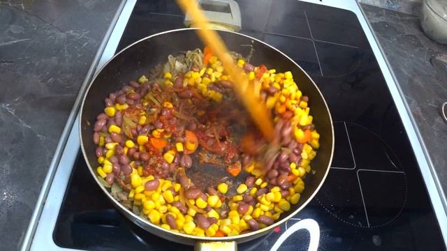 Чили кон карне Культовое мексиканское блюдо .