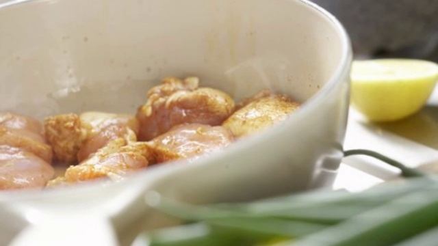 Рецепт паэльи с курицей. Испанское блюдо паэлья.
