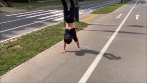 Гимнастика ходьба на руках