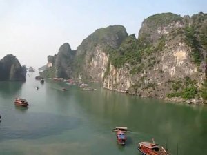 Вьетнам_03. ХаЛонг. Виды на заливчик из пещеры...